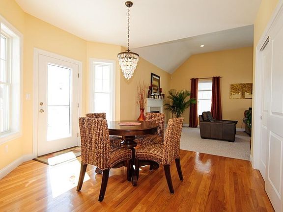 5th image of 15 Osborne Hill Dr