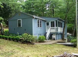 37 Lakeside Dr, Hope Valley, RI 02832