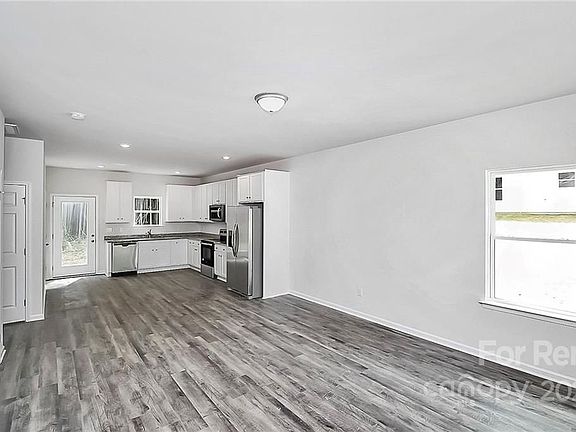 3rd image of 1616 N Weldon St