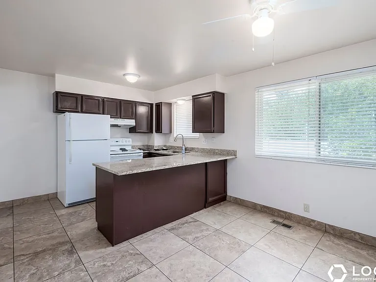 3377 S 2410 E #B — Photo 7
