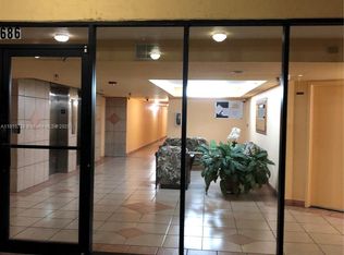 9686 Fontainebleau Blvd APT 208, Miami, FL 33172