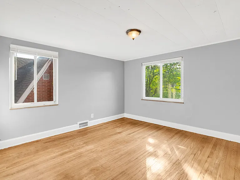 10470 Roxbury St — Photo 22