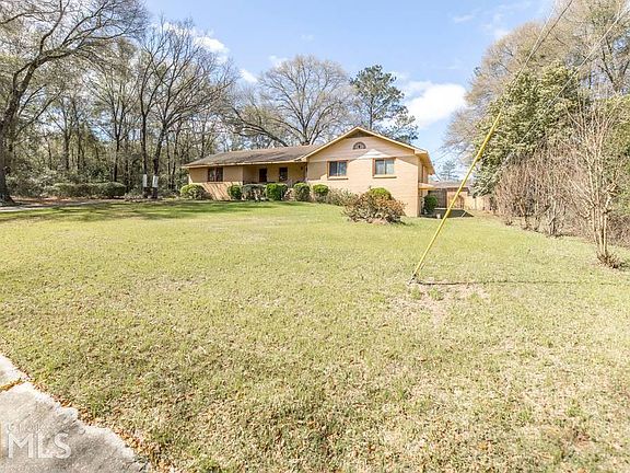 4th image of 3004 Marilyn Dr