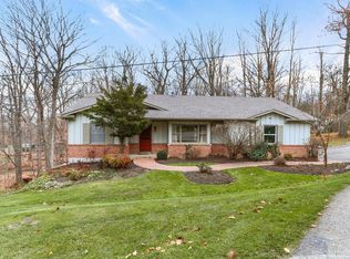 635 Upper Brookwood Dr, Fontana, WI 53125