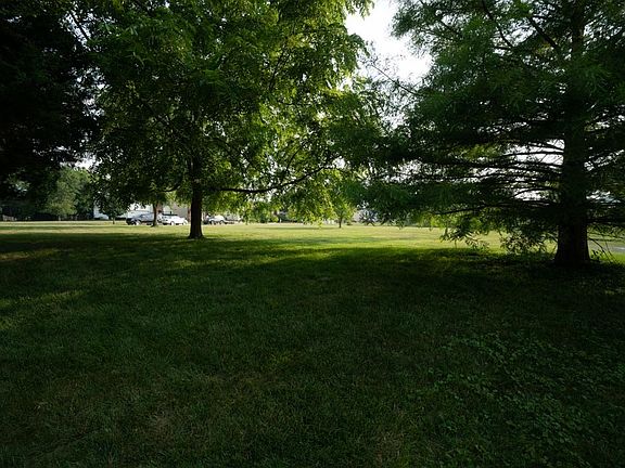 3rd image of 8828 Stonewall Dr