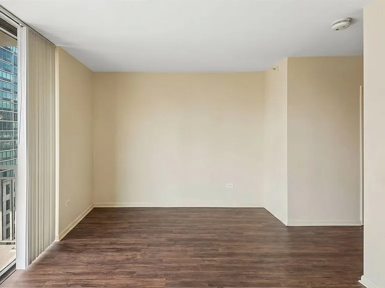 630 N State St #2001 — Photo 15