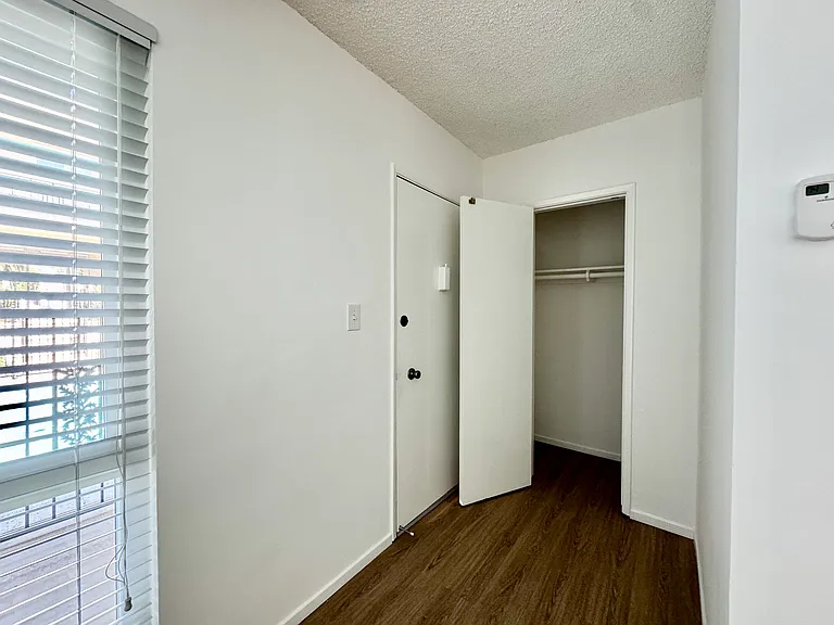 934 N Gardner St #6 — Photo 5