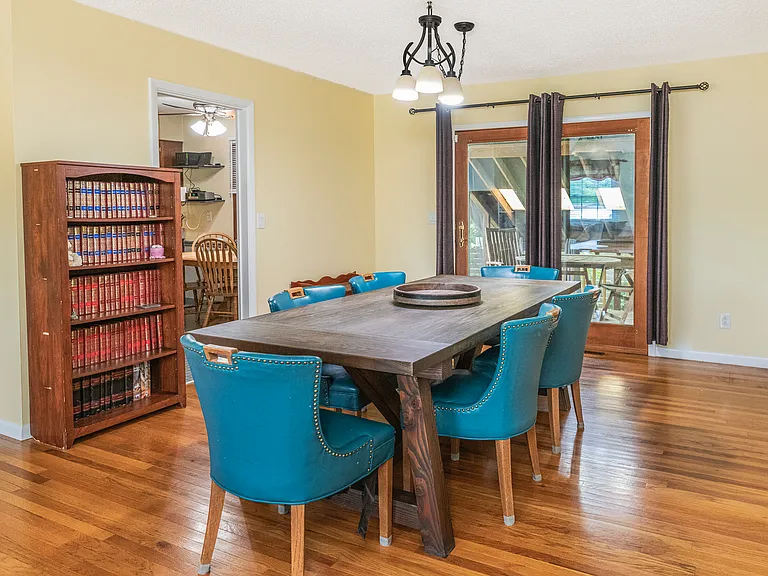 4201 E Cambridge Dr — Photo 9