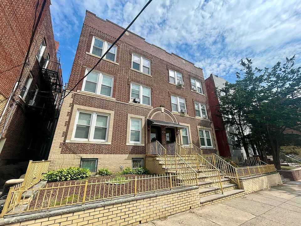 1st image of 226 Avenue B APT 3