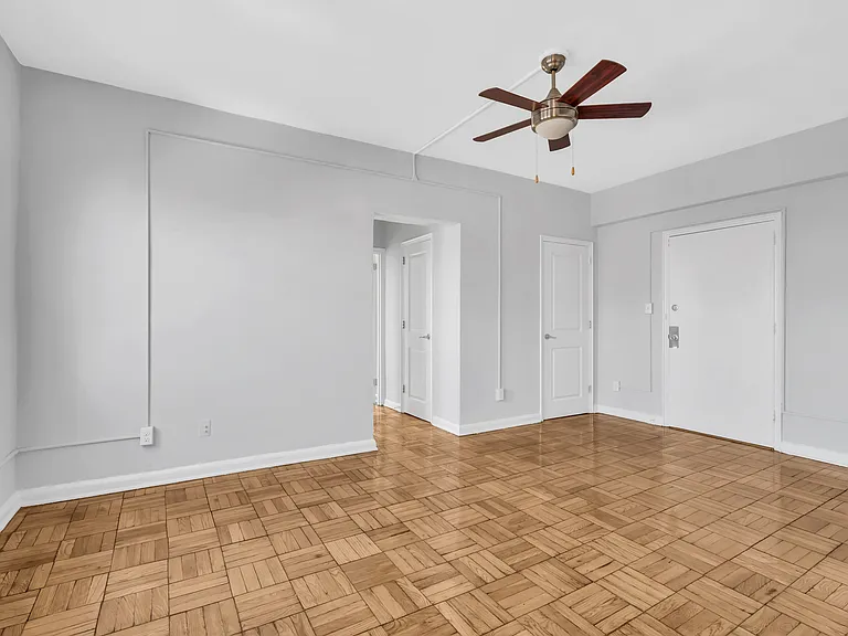 The Glenwood Apartments — Photo 22