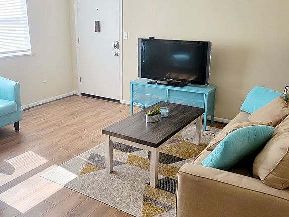 3rd image of 800 Broyles Ave #5-D
