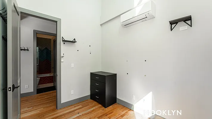 Rented by Nooklyn NYC LLC | media 8