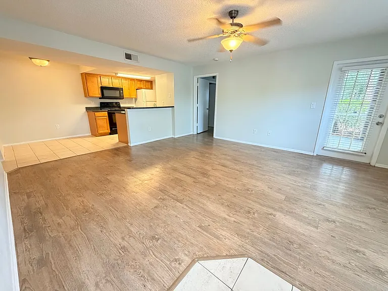 Glenbrooke Apartments — Photo 2