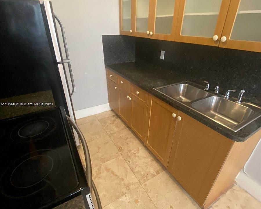 1st image of 1319 Meridian Ave APT 106