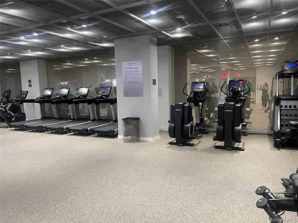 200 East 66th Street image 19 of 20