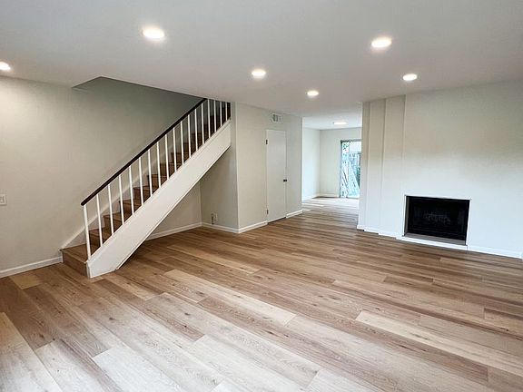 2nd image of 3723 Caminito Carmel Lndg
