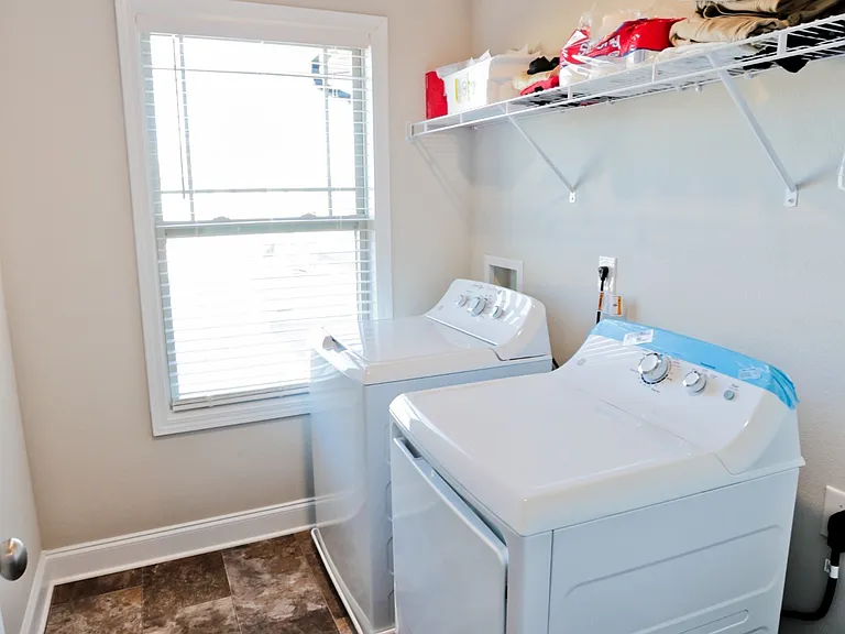 1076 Black Oak Cir — Photo 25