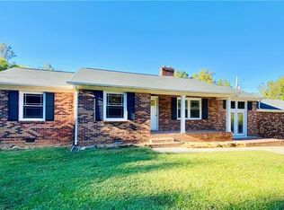 369 Kudzu Ln, Dallas, NC 28034