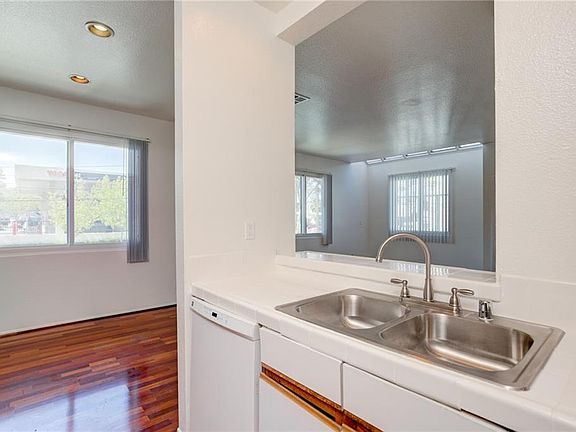 2nd image of 436 E Spruce Ave Unit 118