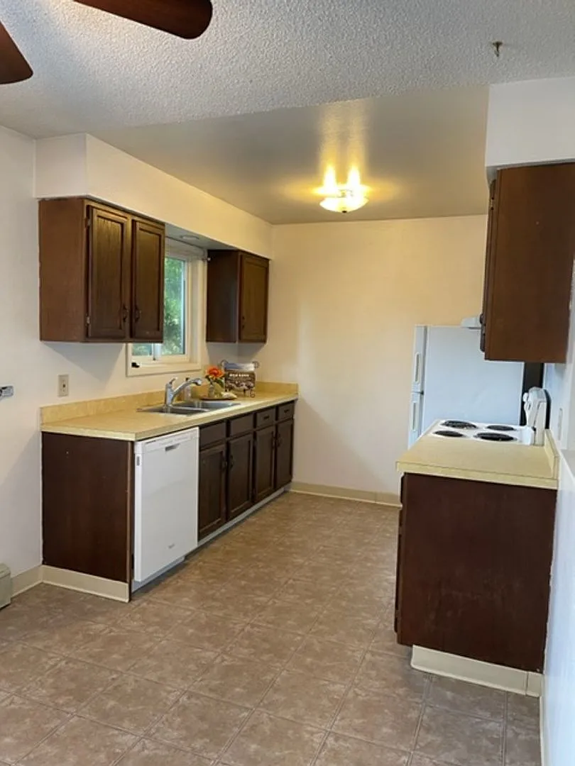 2 Bedroom Apartment for Rent in Bozeman — Photo 2