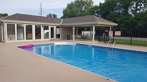 1st image of 810 SW Mill Creek Ct