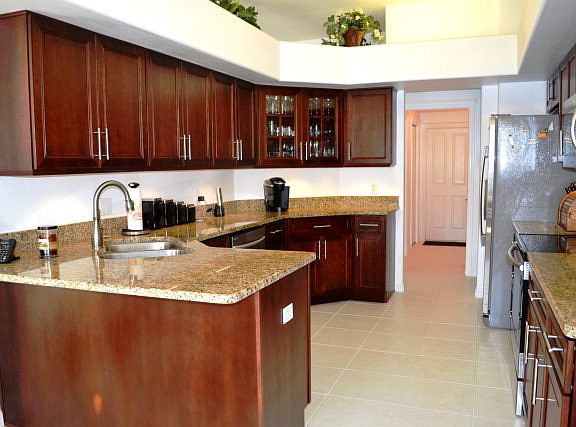2nd image of 5 Woodshaw Ln
