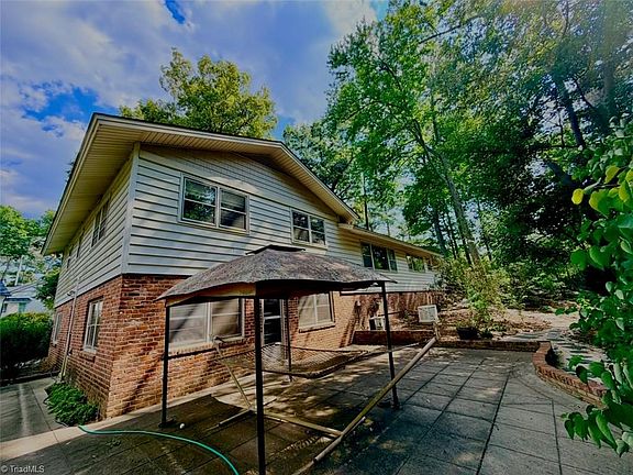 2nd image of 1200 Glen Eden Dr
