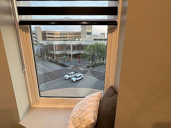 5th image of 100 N 12th St APT 404