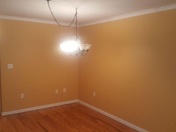 2nd image of 2030 Powell Ave #3