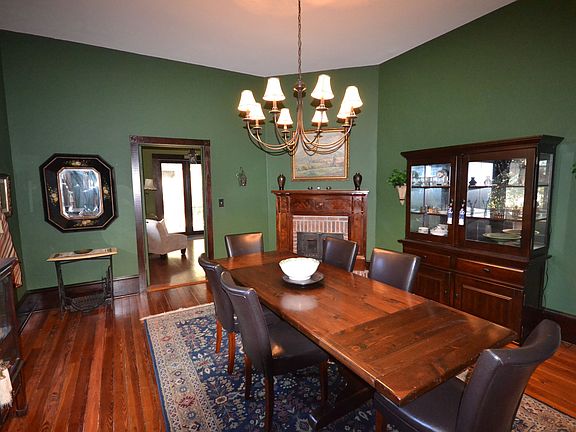 Formal dining room