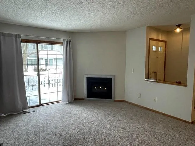 2 bed, 1.5 bath, 1230 sqft, $2,100 — Photo 2