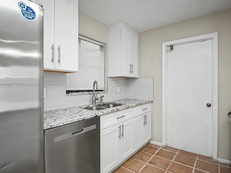7407 Silver Woods Ct — Photo 13