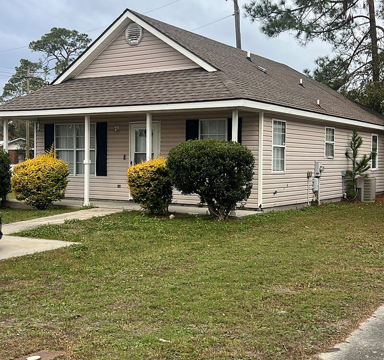 2nd image of 1602 Lexington Cir
