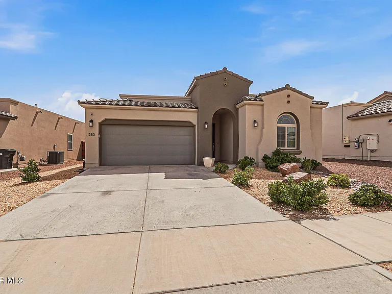 253 Emerald Sun Dr — Photo 3