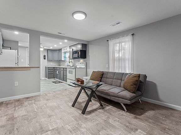4th image of 265 Zena Way