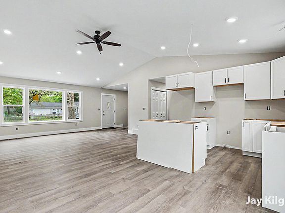 5th image of 1284 James Ave