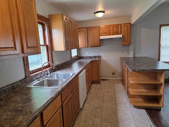3rd image of 1715 E 12th St