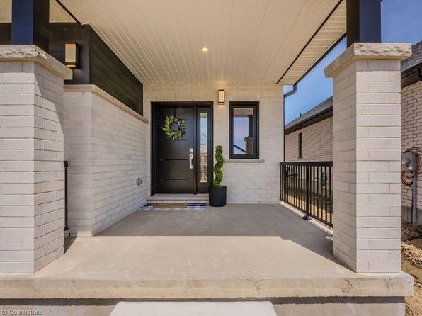 88 S Parkwood Blvd, Elmira, ON N3B 3G8