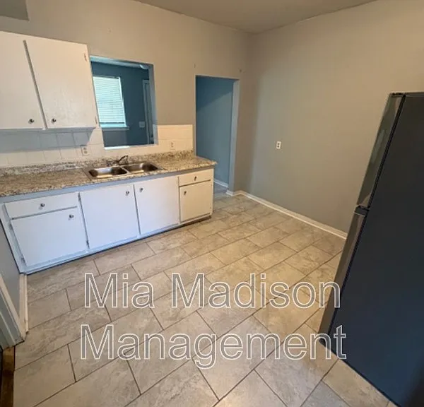 1419 Richards St — Photo 5
