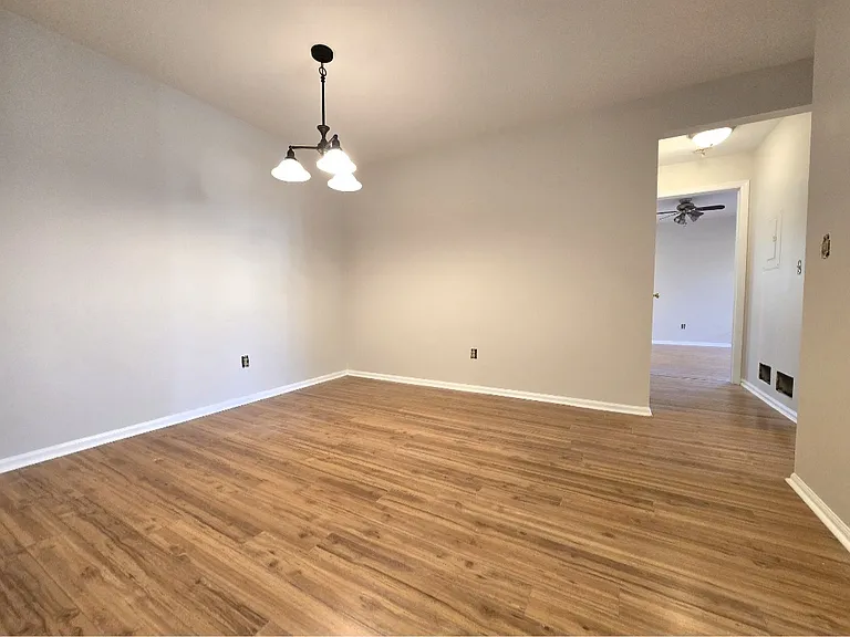 191 Jamestown Rd — Photo 4