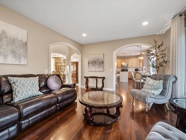 142 N Dixon Dr — Photo 18