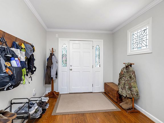 4th image of 13 Valhalla Cir