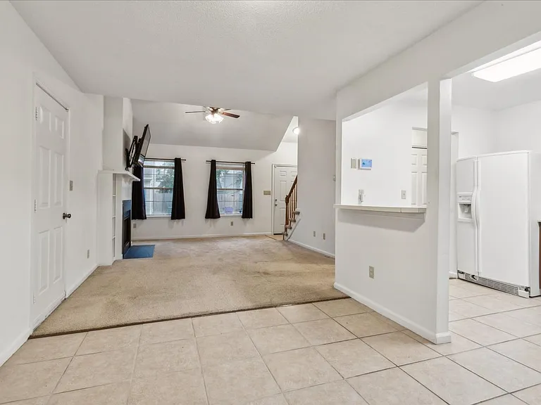 215 Old Bridge Ct — Photo 17
