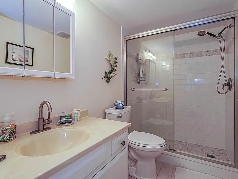 1441 Ocean Dr — Photo 25