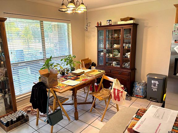 3rd image of 120 & 122 Colony Dr