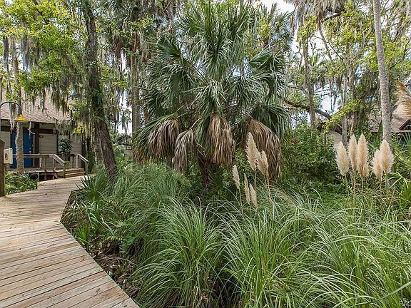 3rd image of 2651 N Seabreeze Point