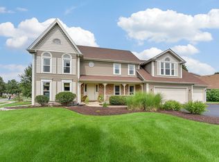26W050 Macarthur Ave, Carol Stream, IL 60188