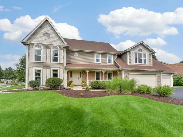 26W050 Macarthur Ave, Carol Stream, IL 60188