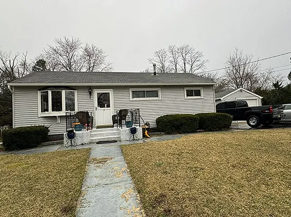 5 Spruce Rd, Howell, NJ 07731