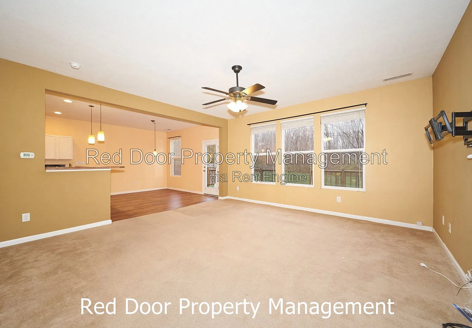 3 bed, 2.5 bath, 2242 sqft, $1,950 — Photo 4